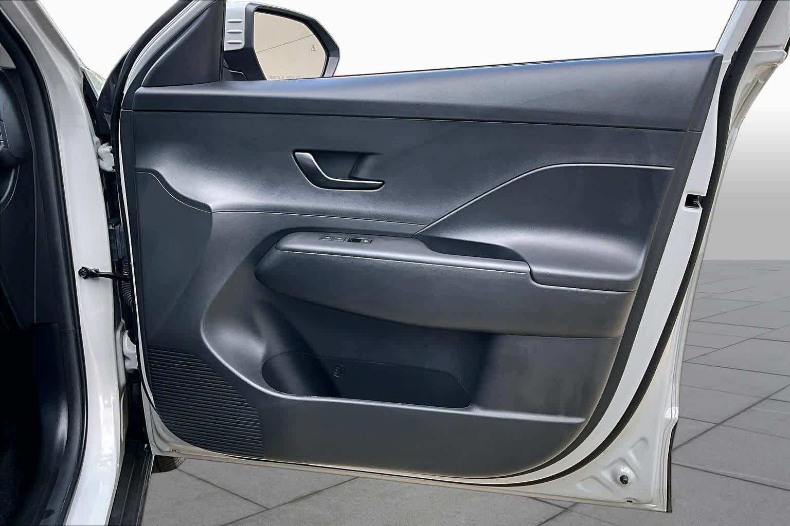 Used 2025 Cyber Gray Metallic Hyundai SEL image 21