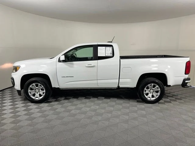 Used 2021 White Chevrolet LT image 4