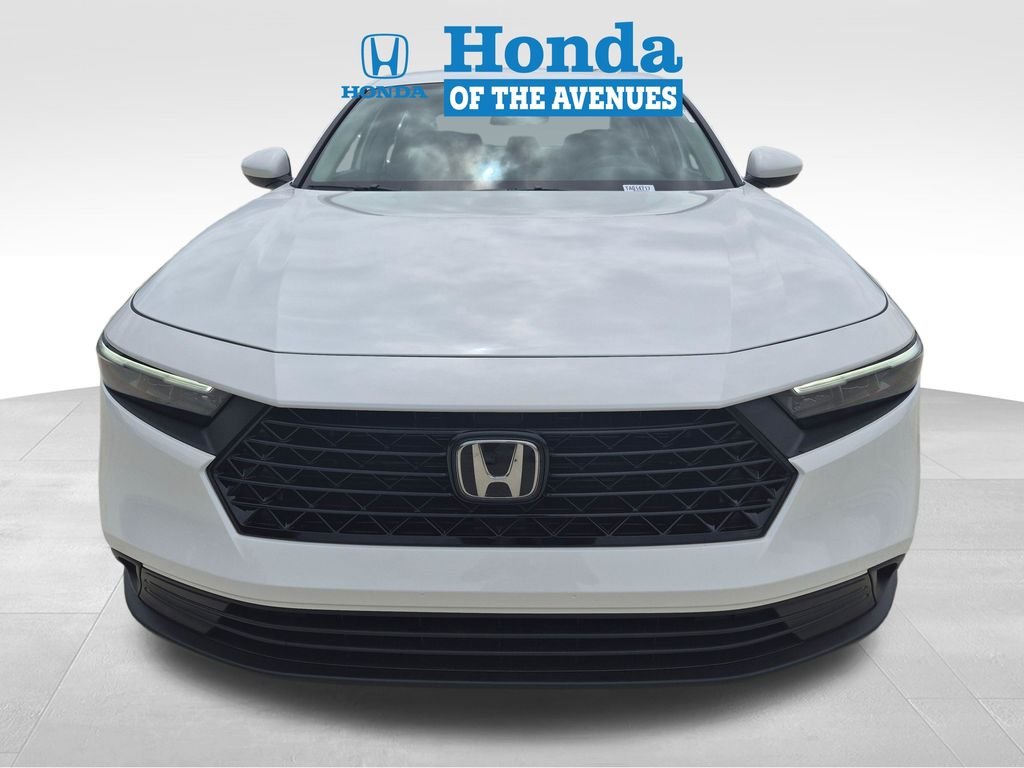 New 2026 Platinum White Pearl Honda LX image 2