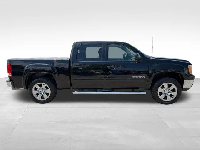Used 2011 Black GMC SLT image 8