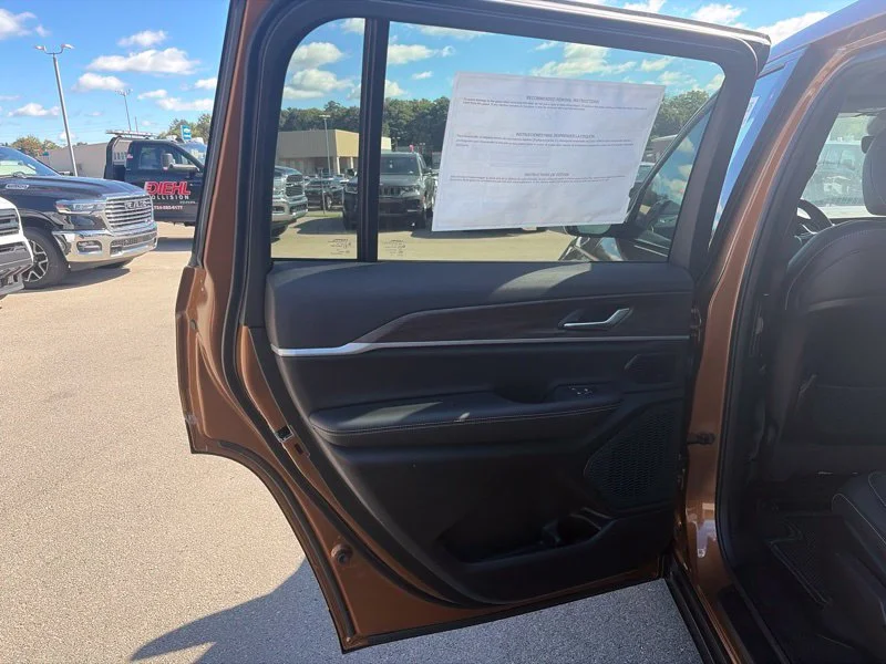 New 2026 Copper Shino Metallic Clear-Coat Exterior Paint Jeep Limited image 13