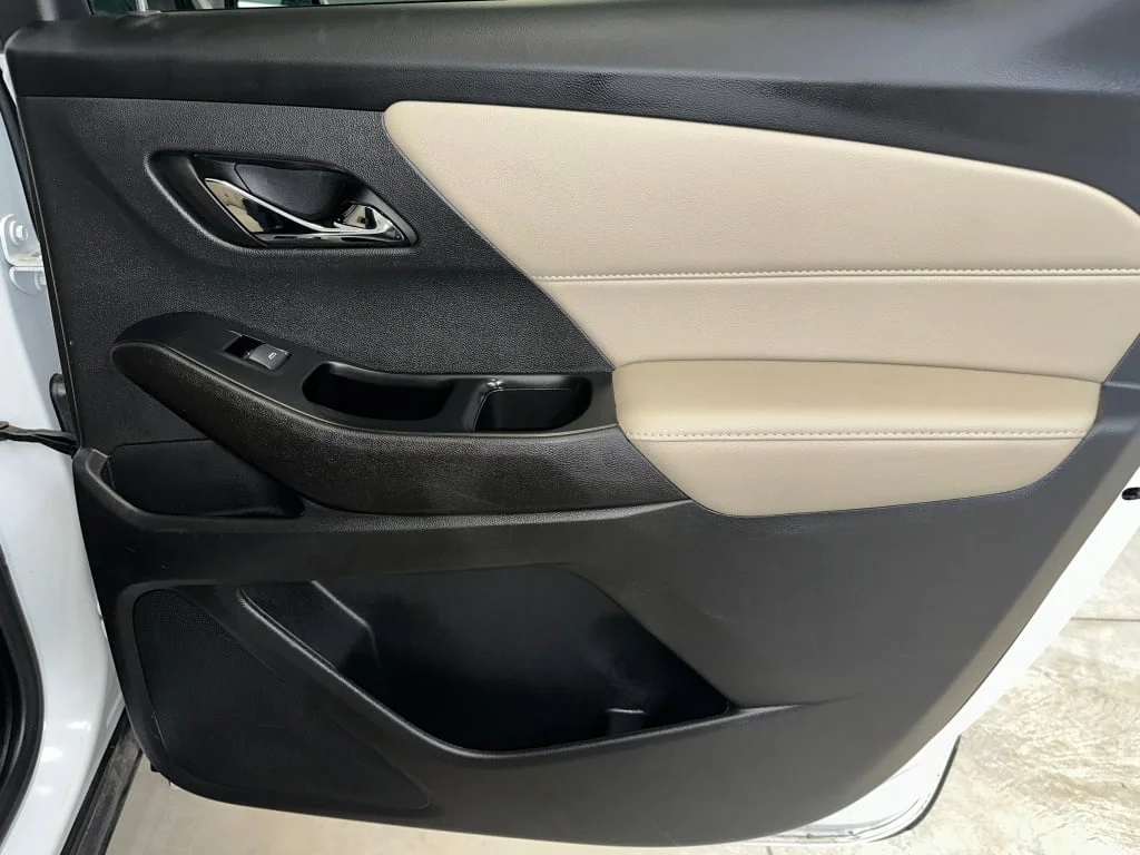Used 2023 Summit White Chevrolet LS image 27