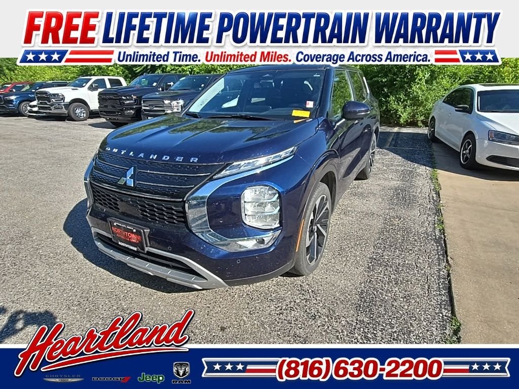 2024 Mitsubishi Outlander SE 2WD's photo