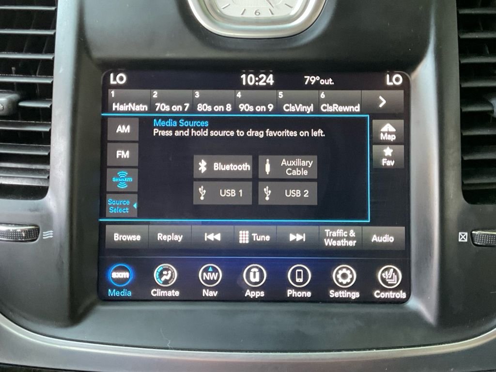 Used 2018 Gray Chrysler Limited image 21