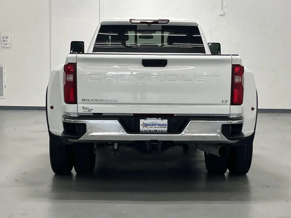Used 2024 Summit White Chevrolet LT DRW image 7