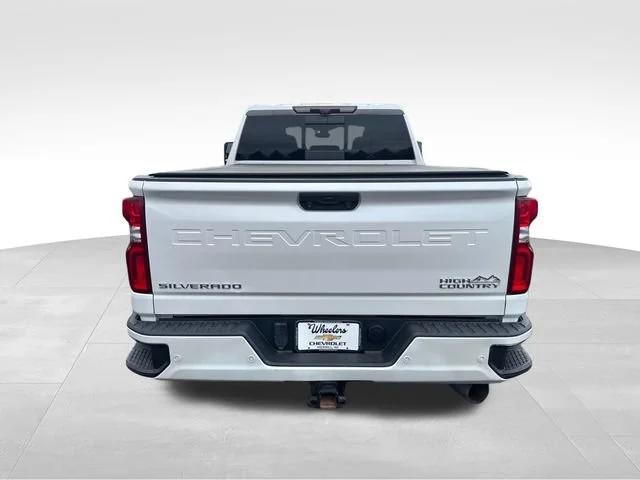 Used 2021 IRIDESCENT PEARL TRICOAT Chevrolet High Country image 4
