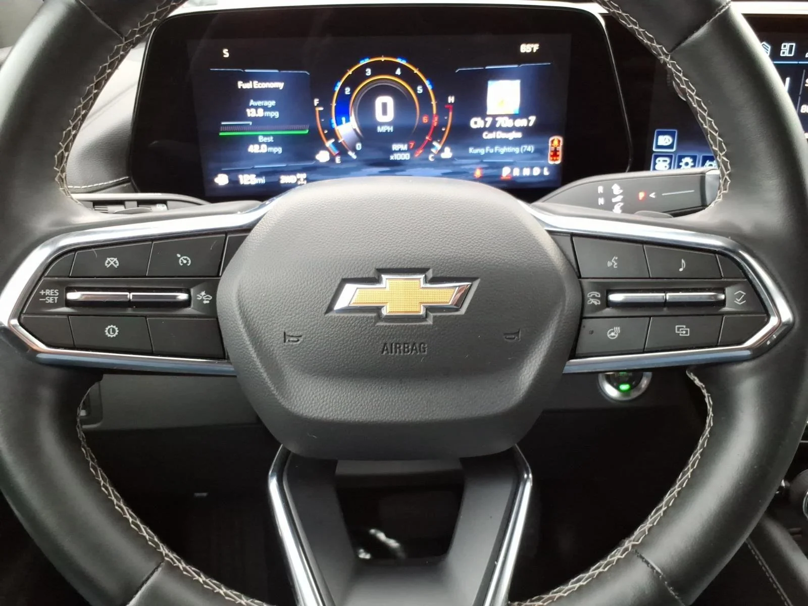 Used 2025 Summit White Chevrolet AWD LT image 13