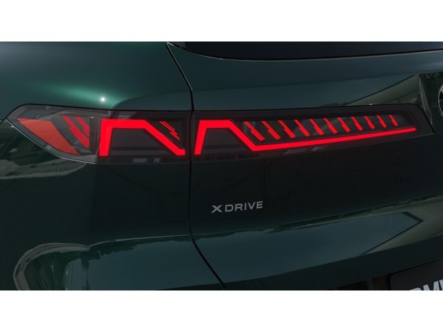 New 2027 Vancouver Green Metallic BMW  image 8
