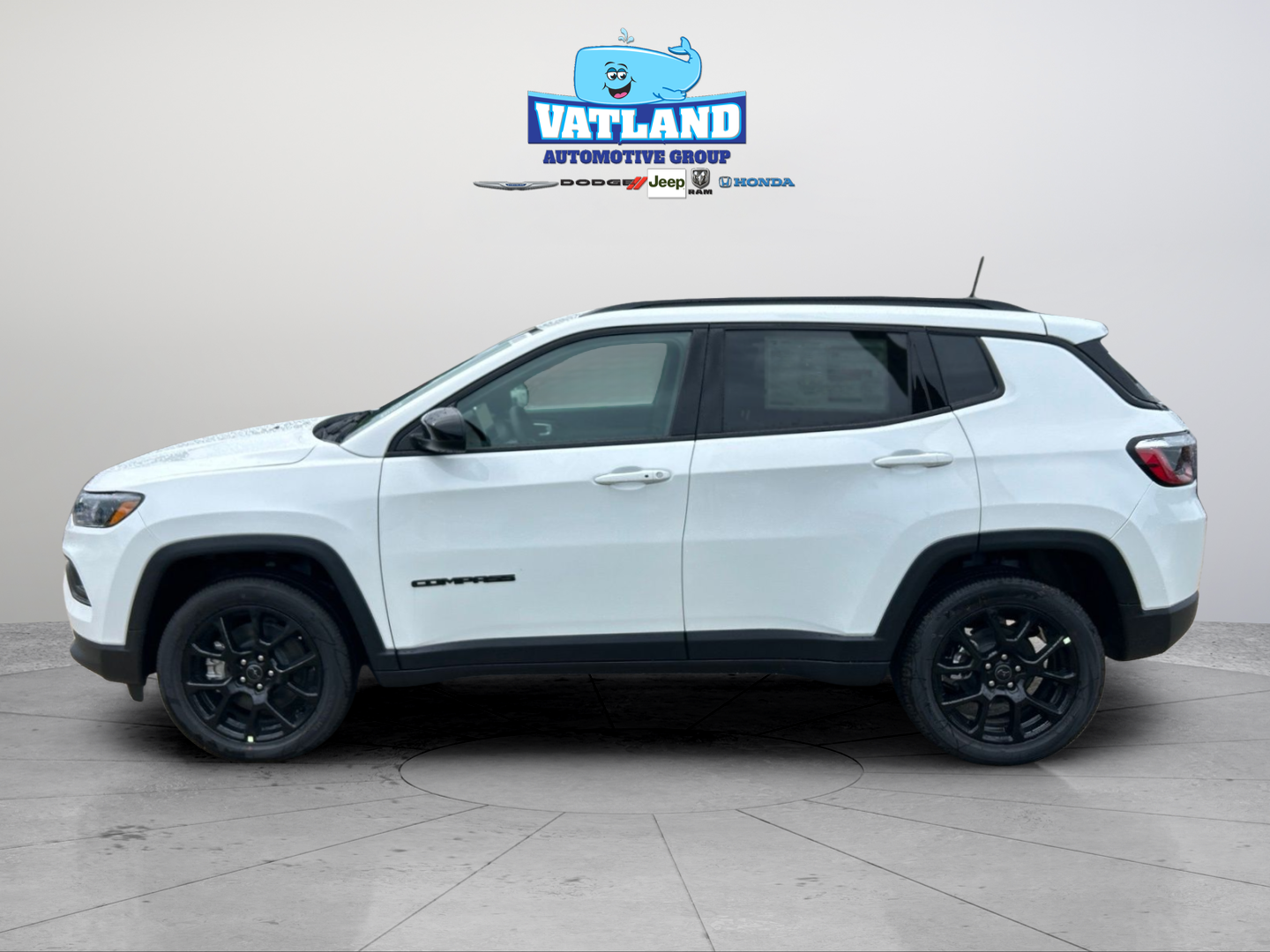 New 2026 Bright White Clearcoat Jeep Latitude image 2