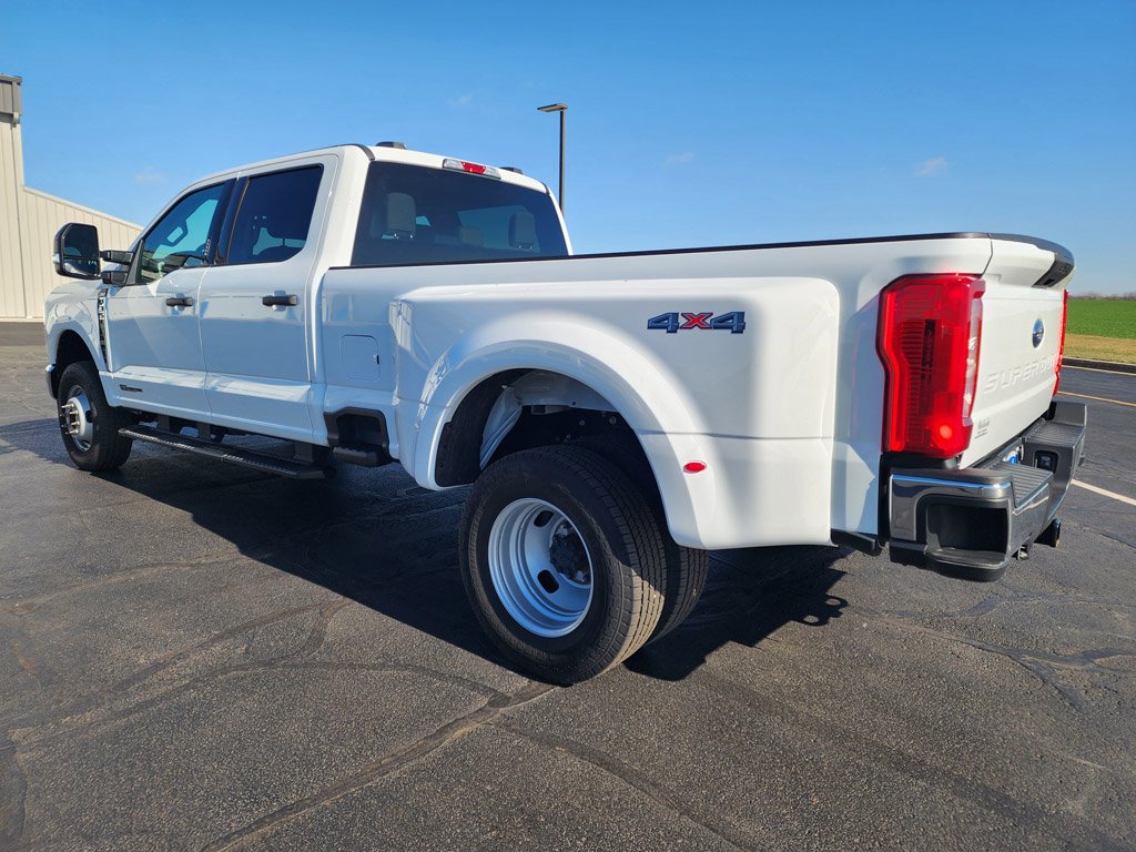 Used 2024 Oxford White Ford XLT image 8