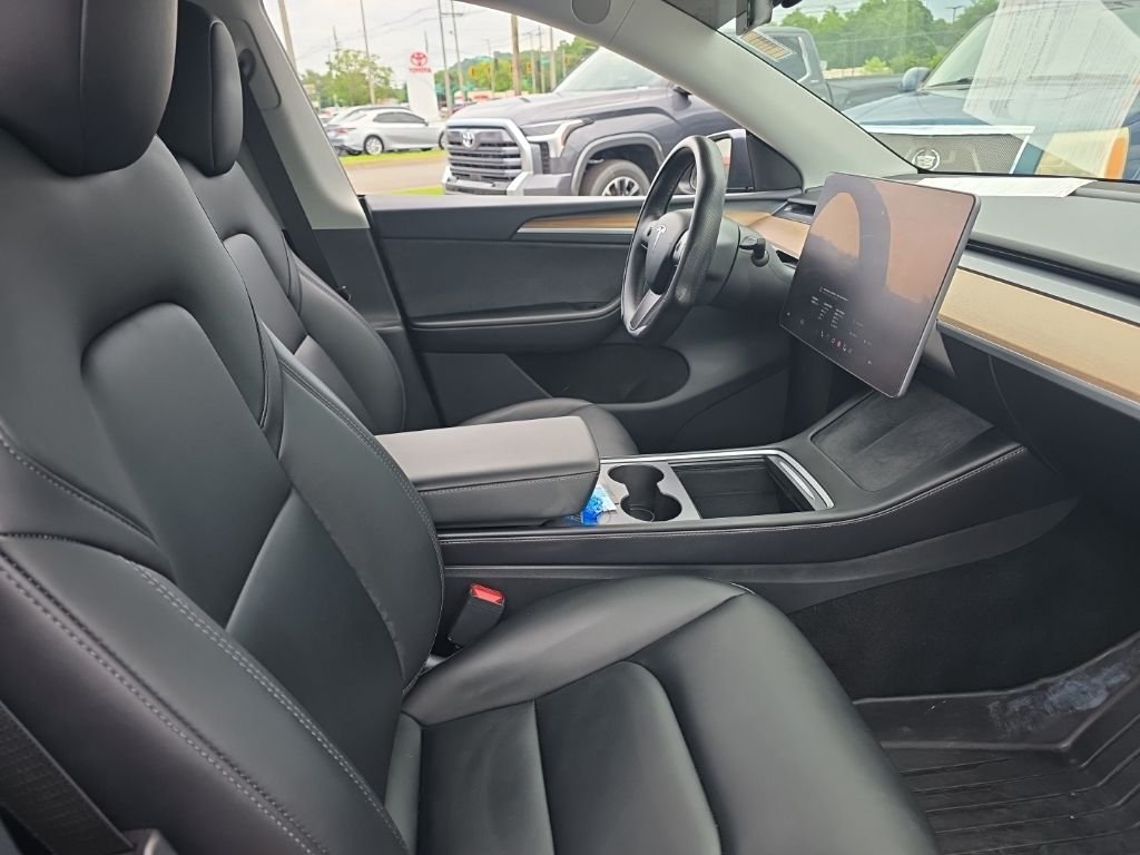 Used 2024  Tesla Long Range image 9