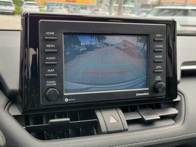 2020 Toyota RAV4 XLE - Photo 25