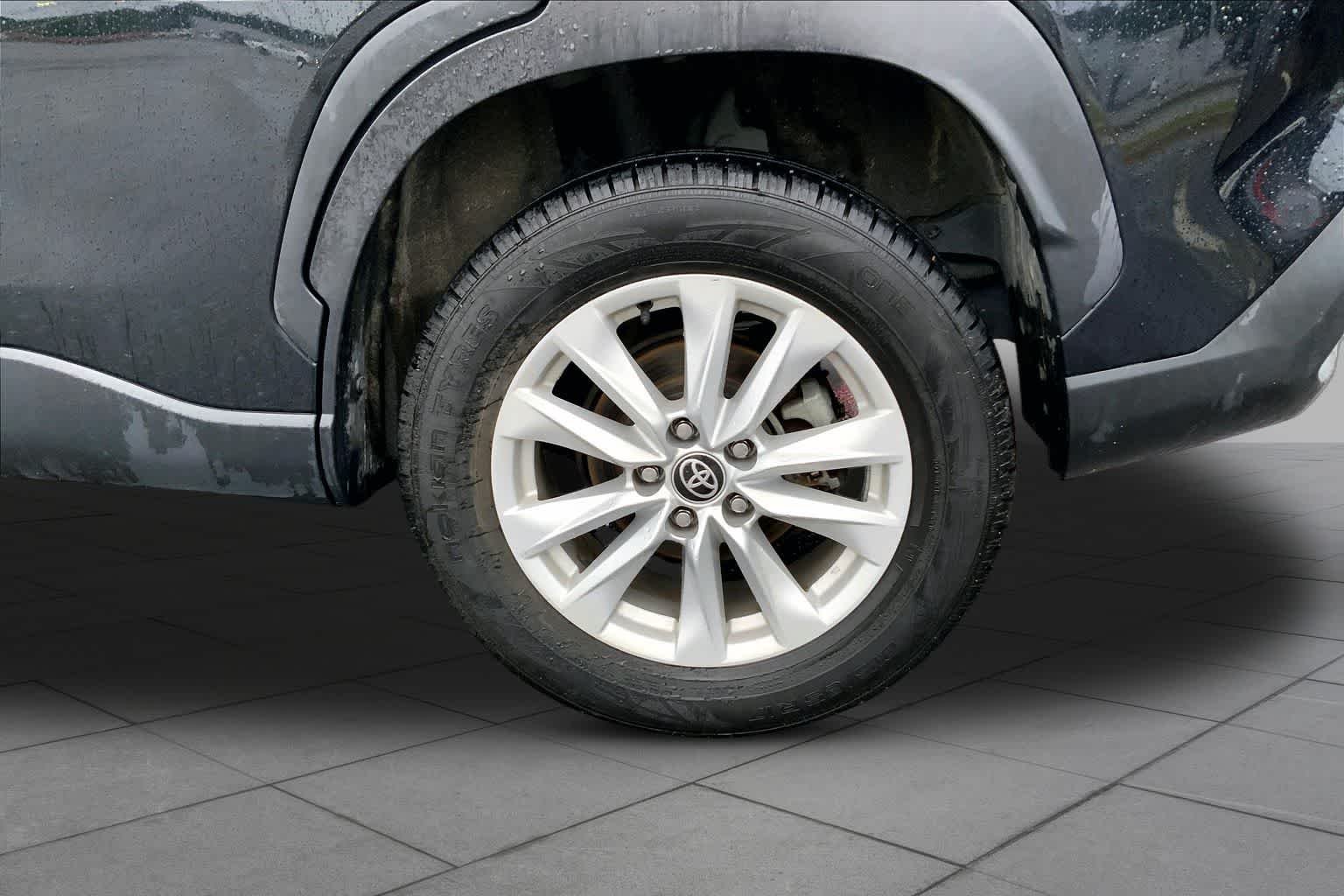 Used 2022 Jet Black Toyota LE image 11