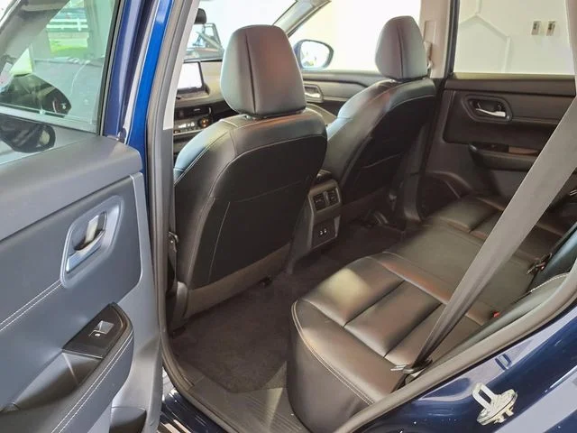 Used 2026 Deep Ocean Blue Nissan SL image 16