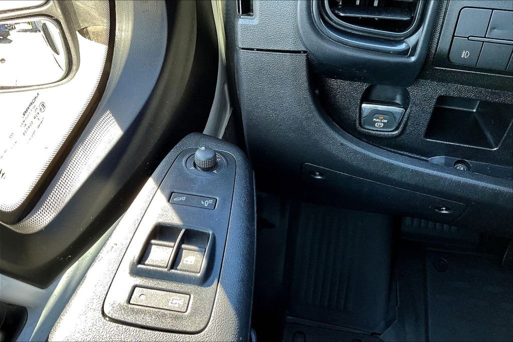Used 2025 White Ram High Roof image 16