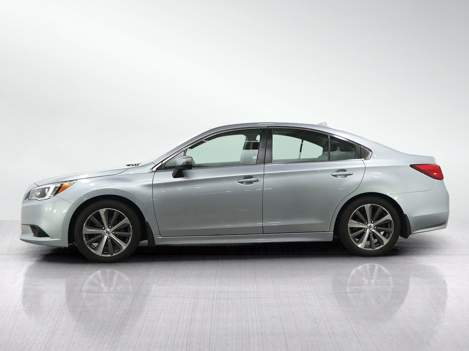 Used 2016 Subaru Legacy 2.5i Limited with VIN 4S3BNBN61G3030975 for sale in South Saint Paul, Minnesota