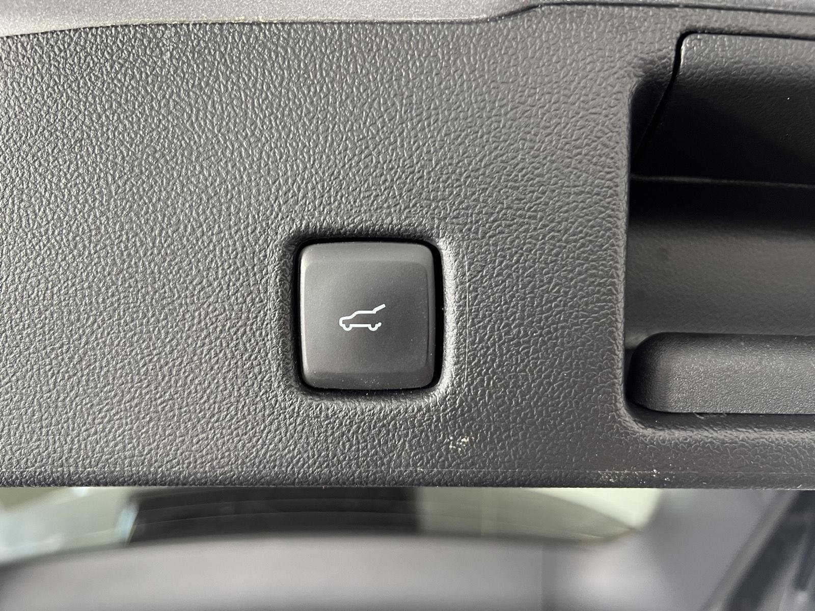 Used 2023 Iconic Silver Ford Active image 22