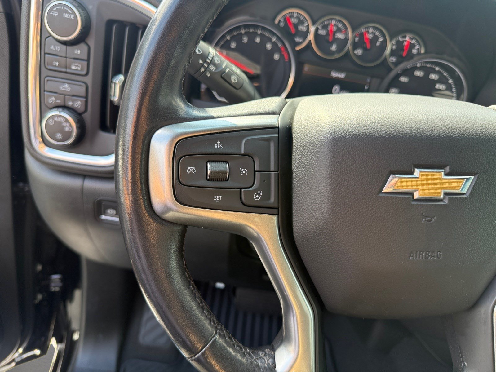 Used 2022 MOSAIC BLACK METALLIC Chevrolet LT image 24