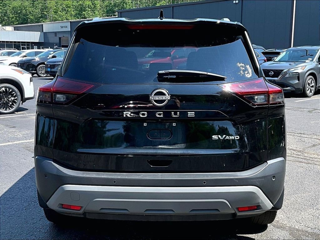 Used 2022 Black Nissan SV image 5