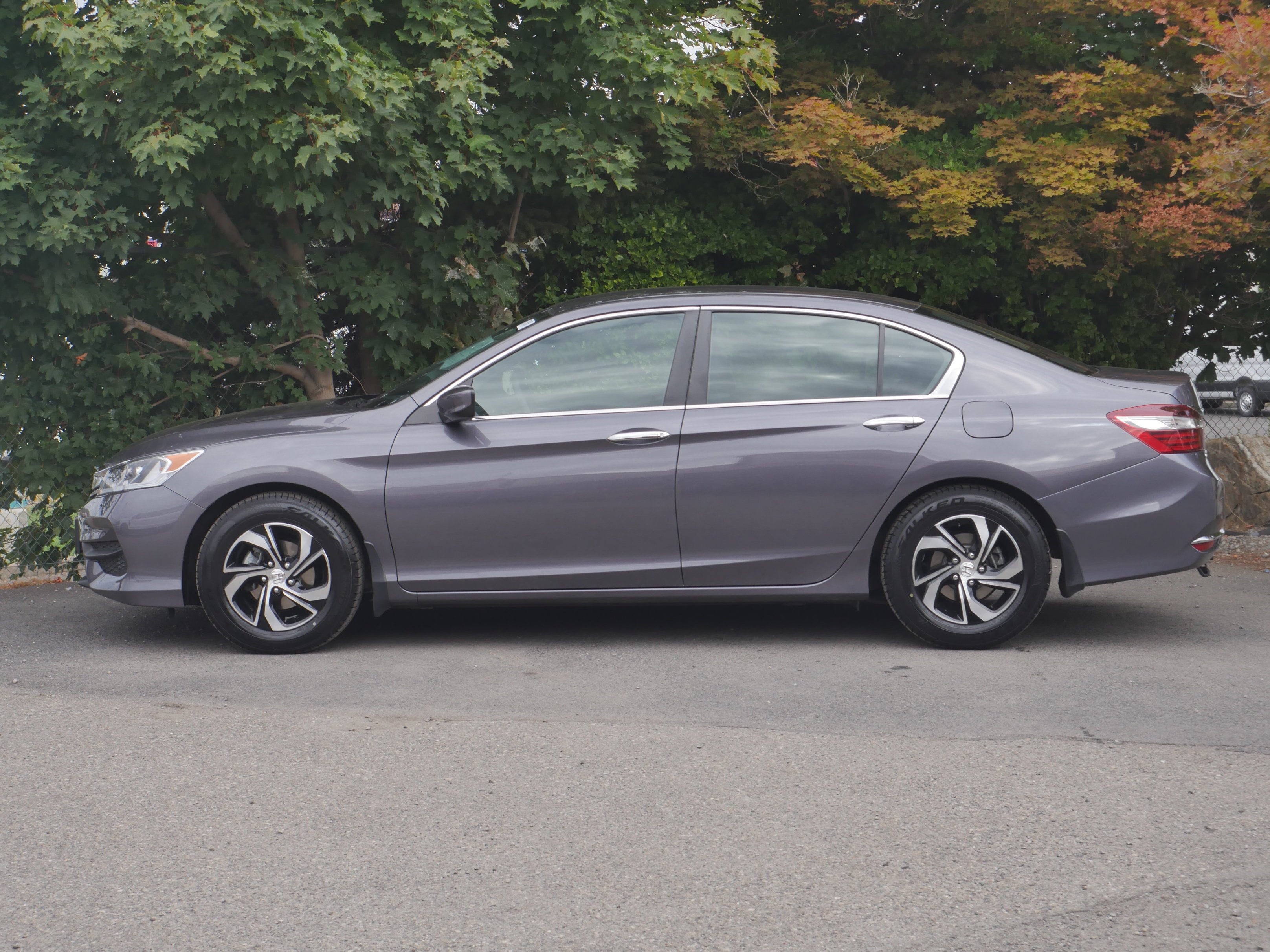 Used 2016 Modern Steel Metallic Honda LX image 15
