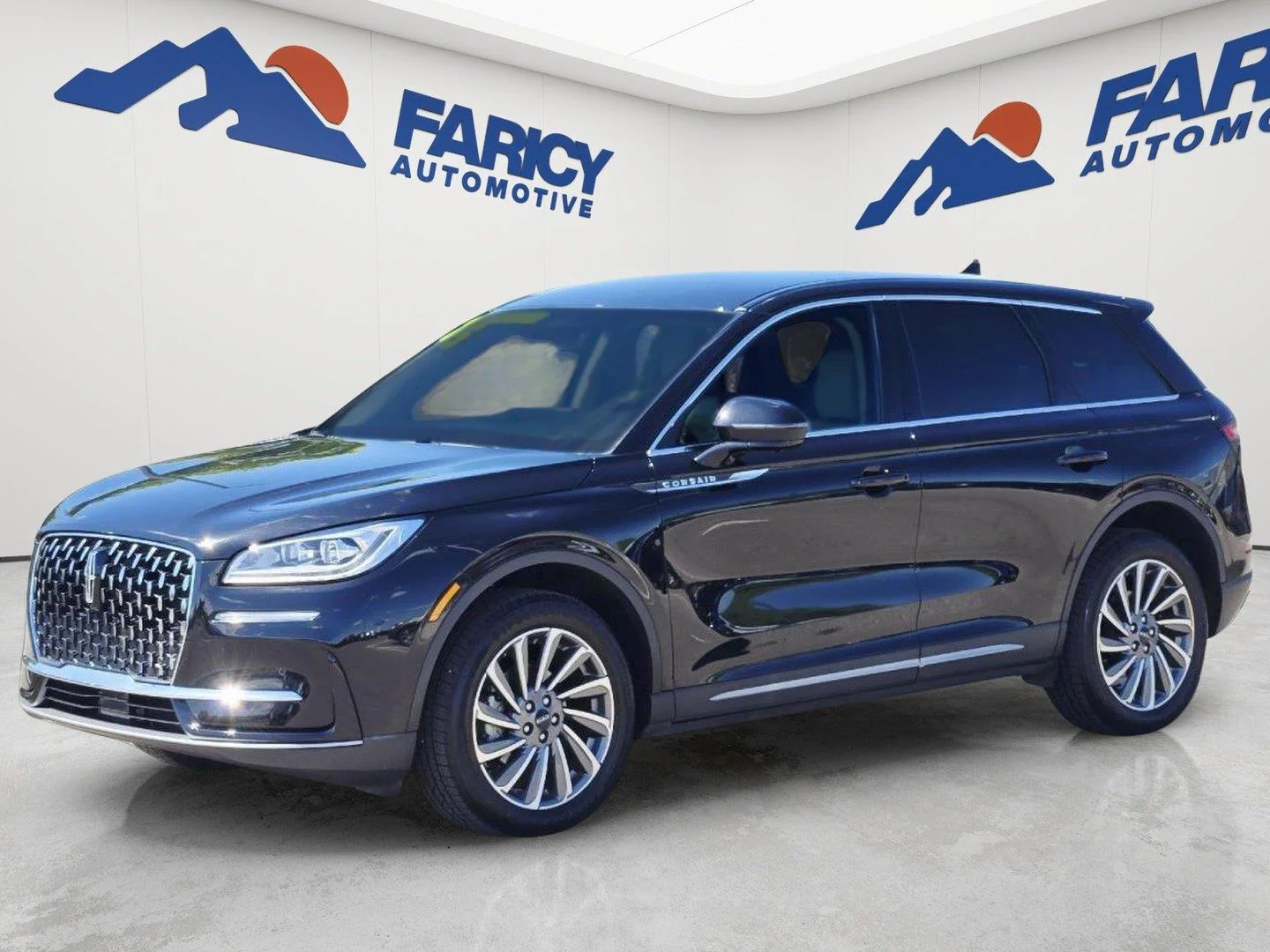 Used 2025 Infinite Black Metallic Clearcoat Lincoln Reserve image 1