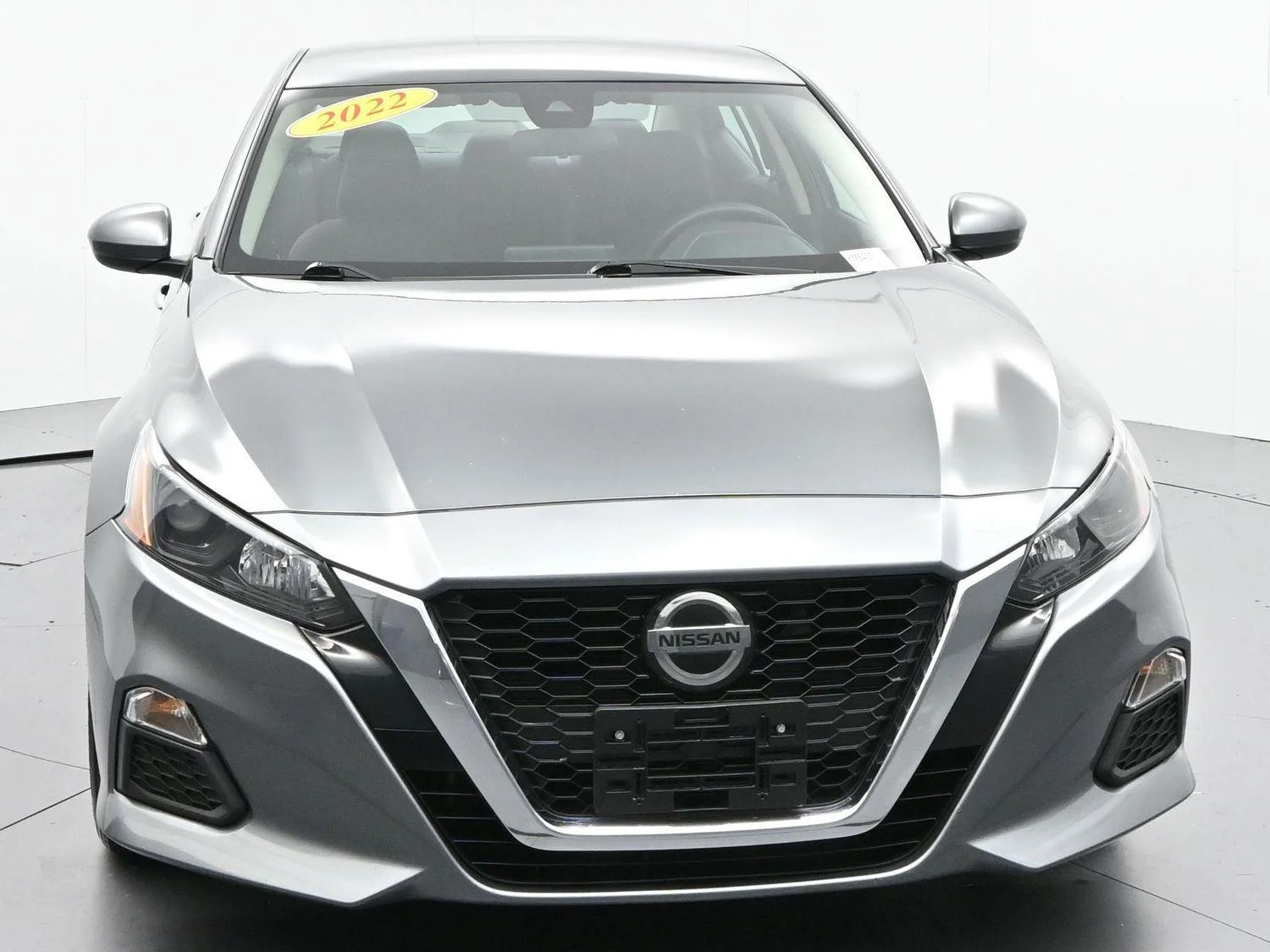 Used 2022 Gun Metallic Nissan 2.5 S image 2
