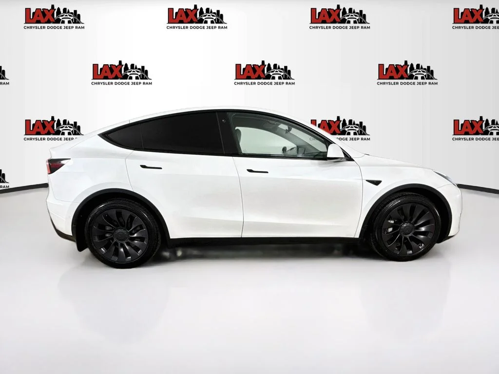 Used 2022 White Tesla Long Range image 8