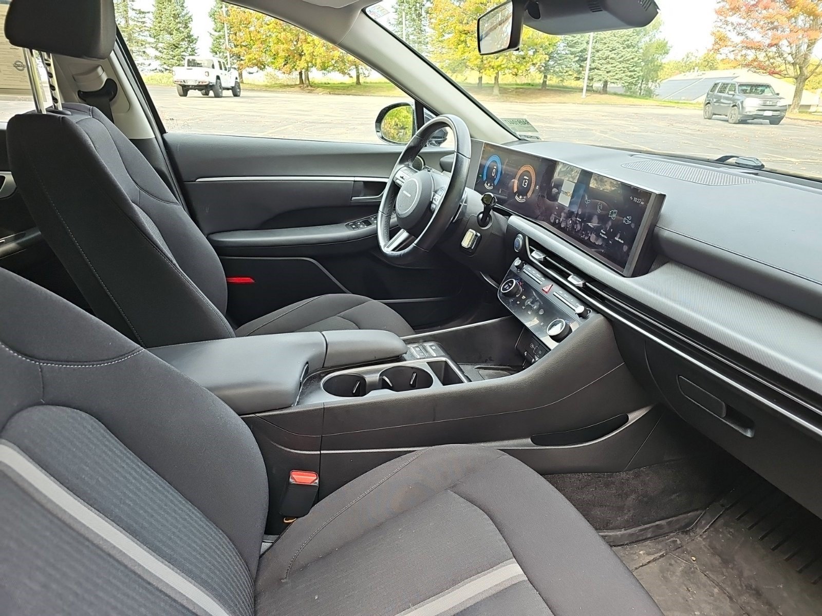 Used 2024 Carbon Blue Hyundai SEL image 9