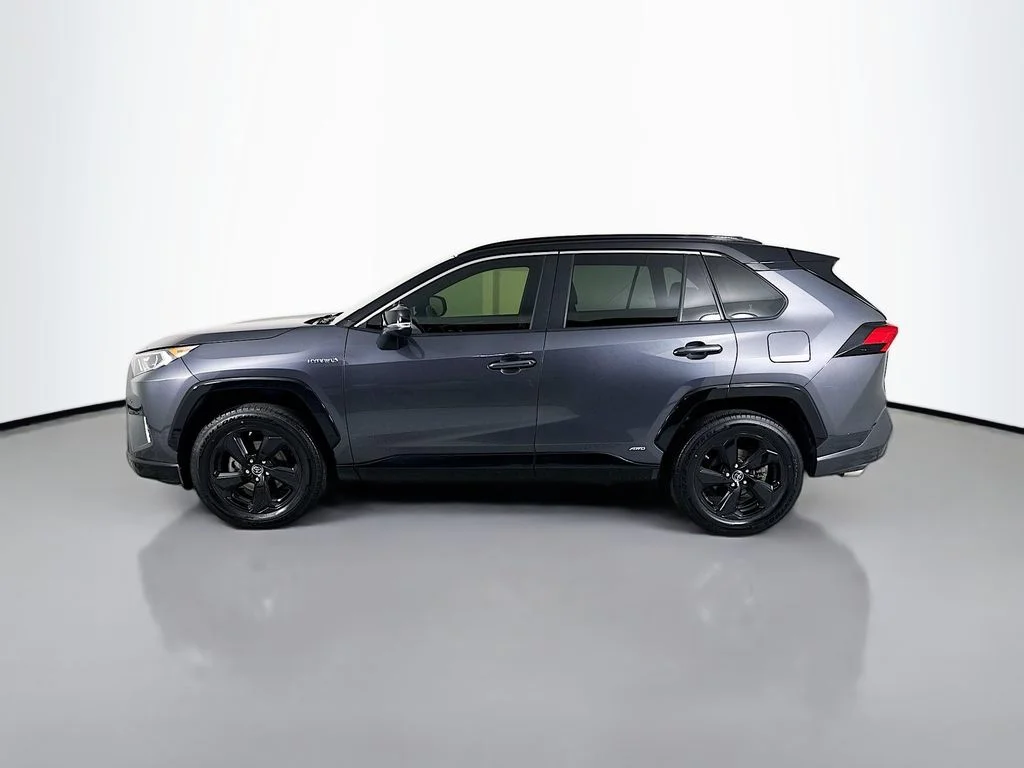 Used 2019 Magnetic Gray Metallic Toyota XSE image 2