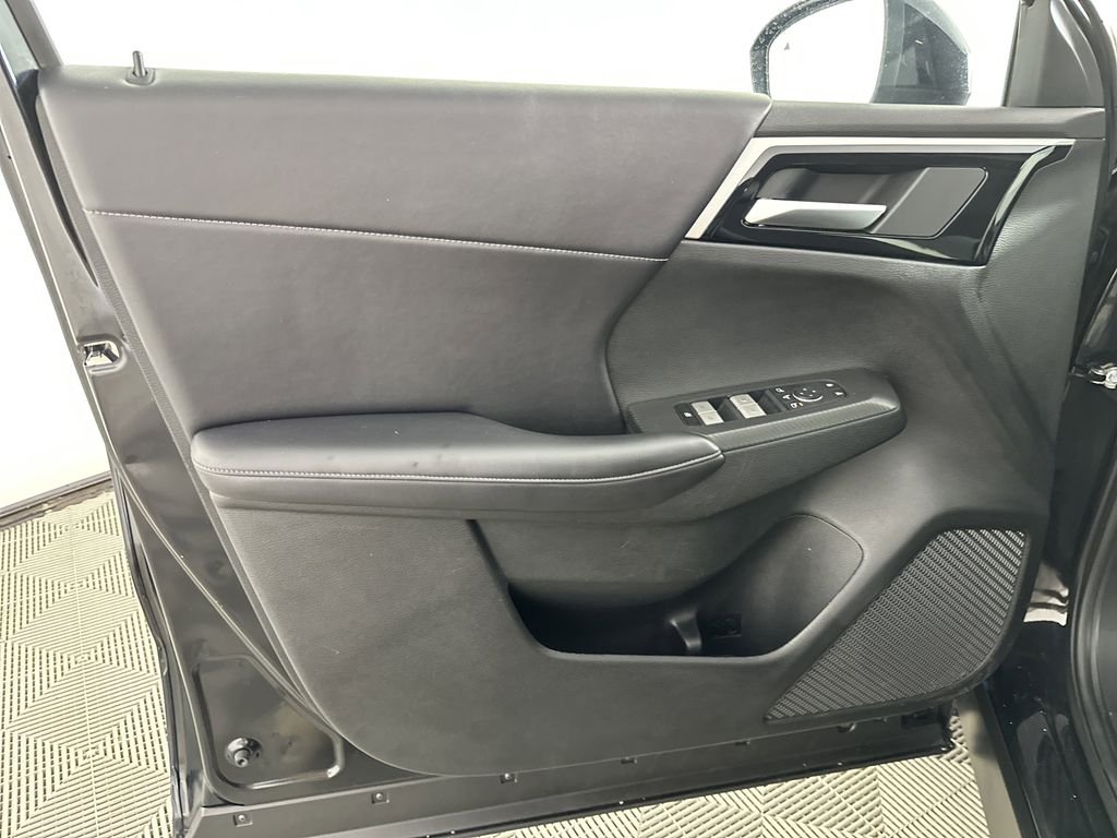 2024 Mitsubishi Outlander SE - Photo 16