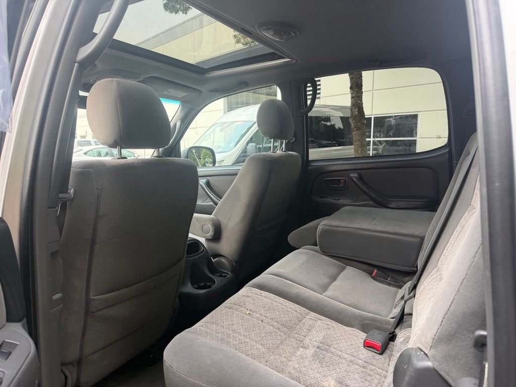 Used 2006  Toyota  image 16