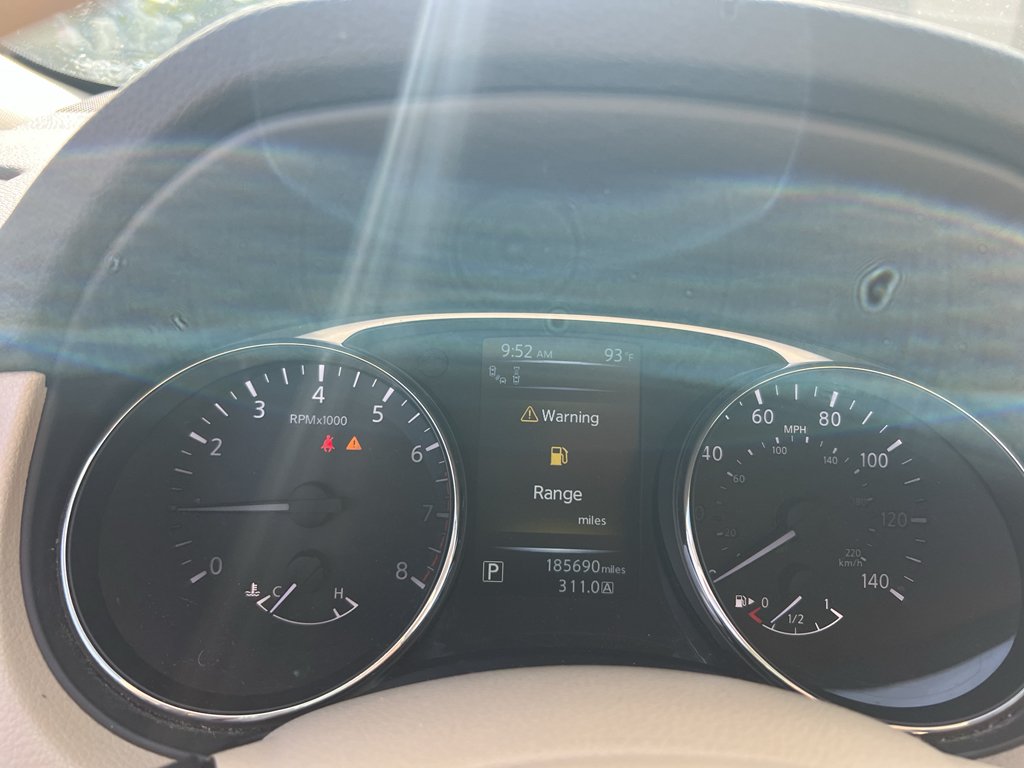 Used 2015 Arctic Blue Metallic Nissan SL image 15
