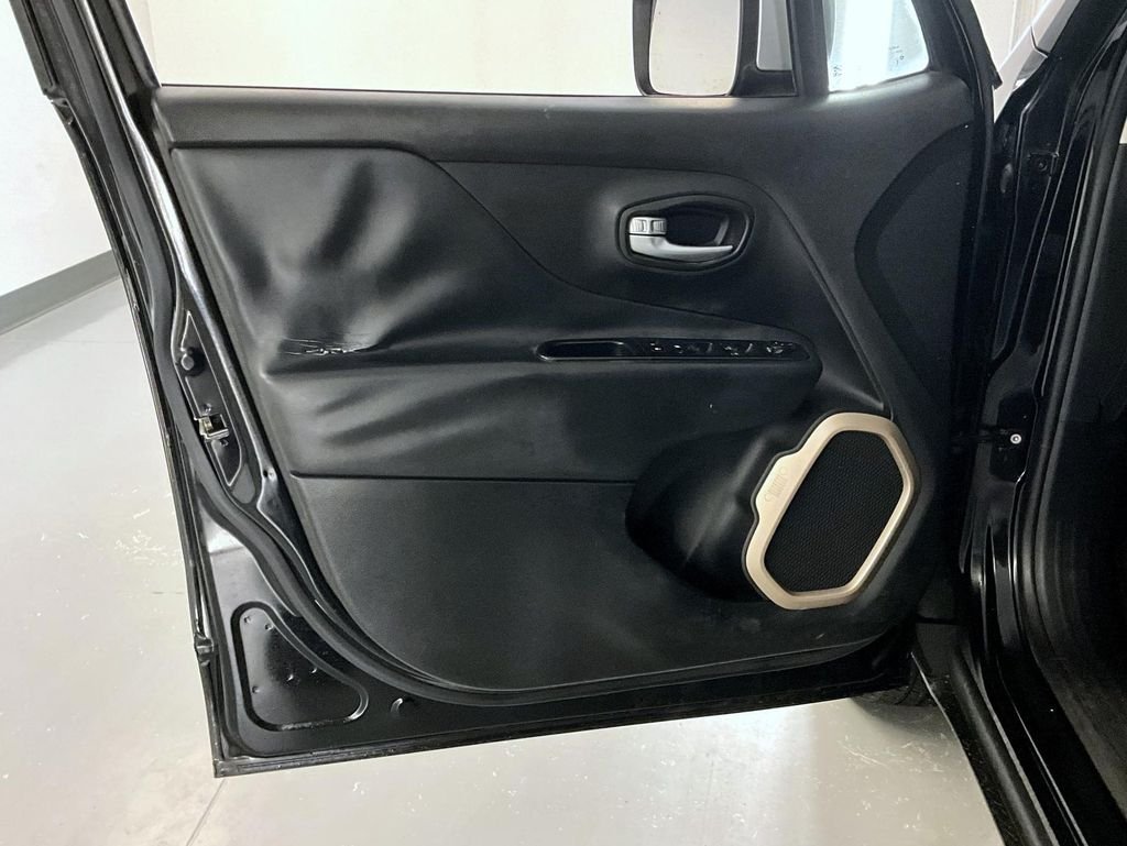 Used 2017 Black Jeep Limited image 10