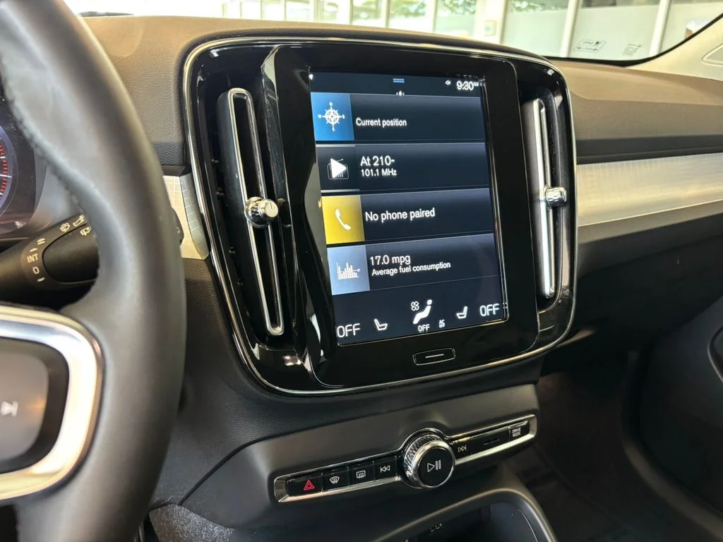 Used 2022 Blue Volvo Momentum image 18