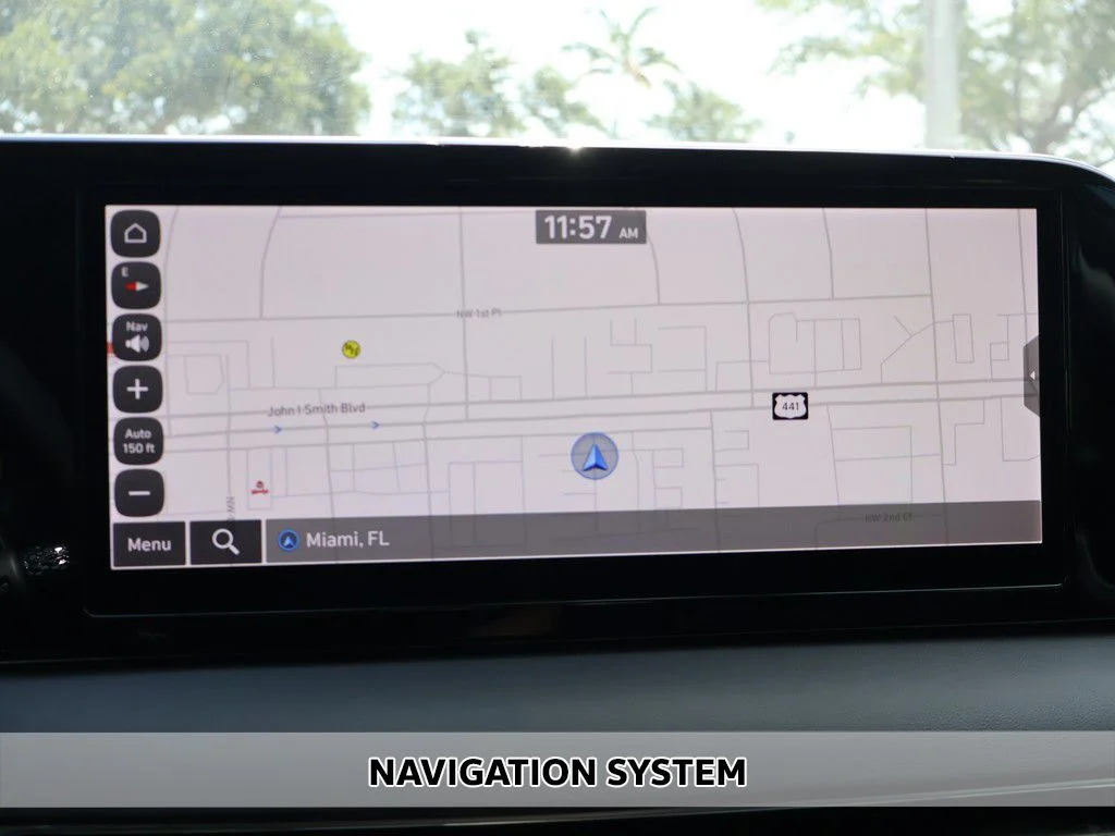 Used 2024 White Hyundai SEL image 3