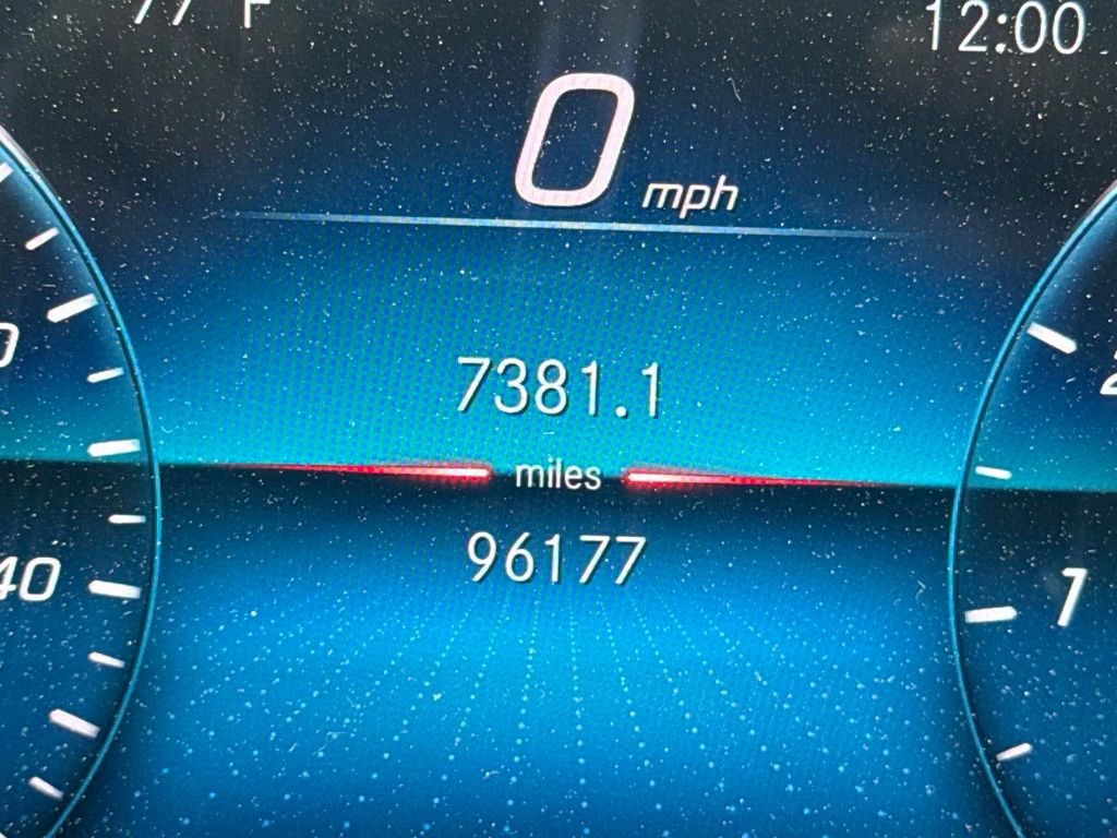 Used 2020 Blue Mercedes-Benz GLE 350 image 10