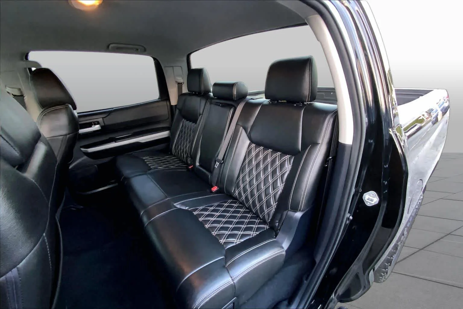 Used 2019 Midnight Black Metallic Toyota SR5 image 20