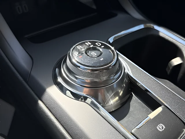 Used 2019 Black Ford SE image 11