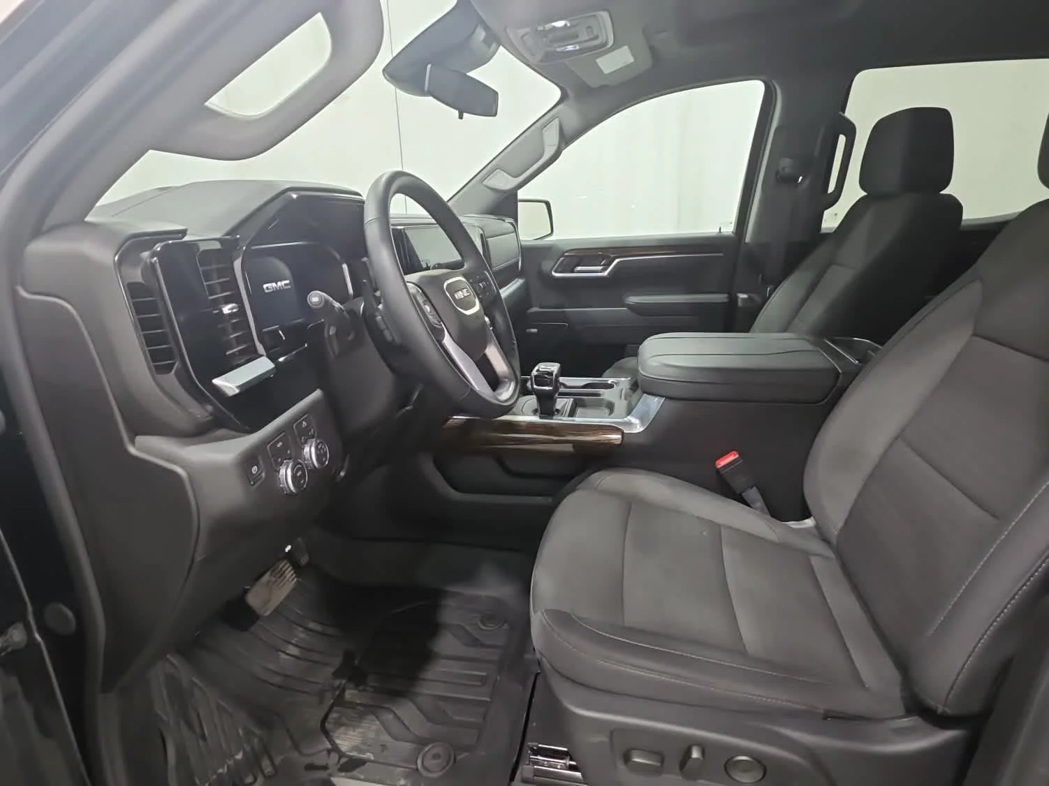 Certified Used 2026 Onyx Black GMC Elevation image 12