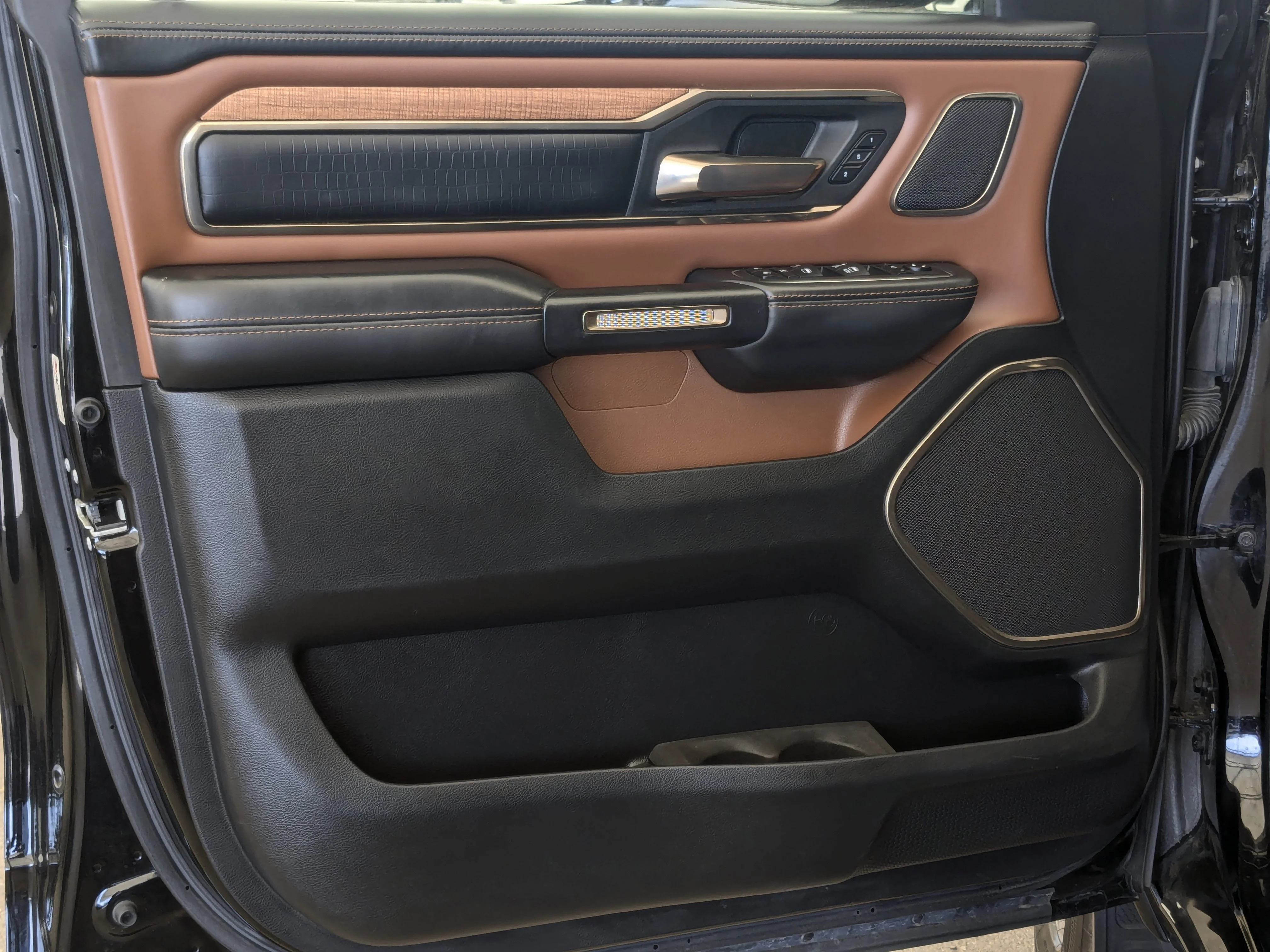 Used 2022 Black RAM Limited Longhorn - Level I - Dual Pane Sunroof - Leather - Harman/Kardon Audio - Advanced Safety & M image 12