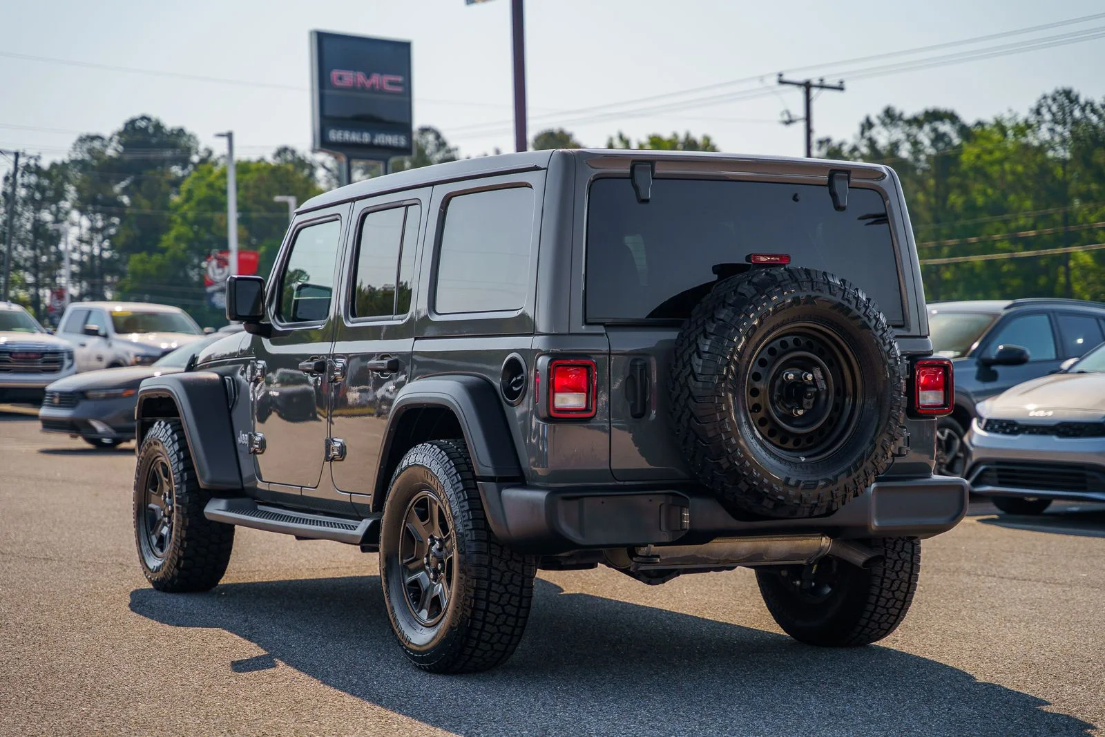 Used 2021 Gray Jeep Unlimited Sport S image 5