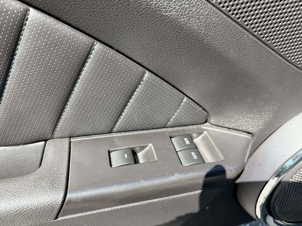 Used 2012  Ford V6 image 14