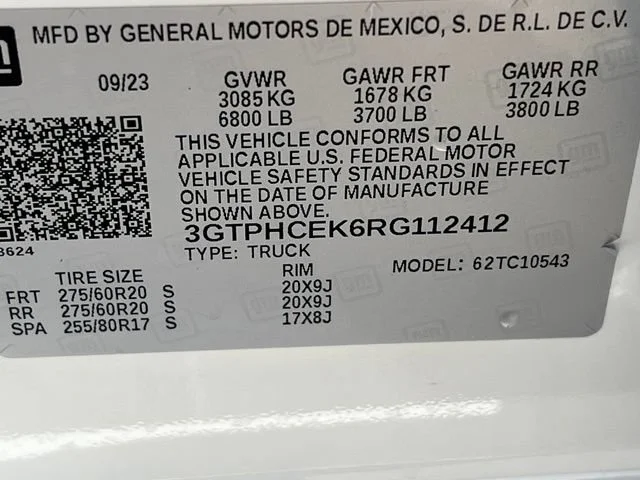 Used 2024 Summit White GMC Elevation image 15