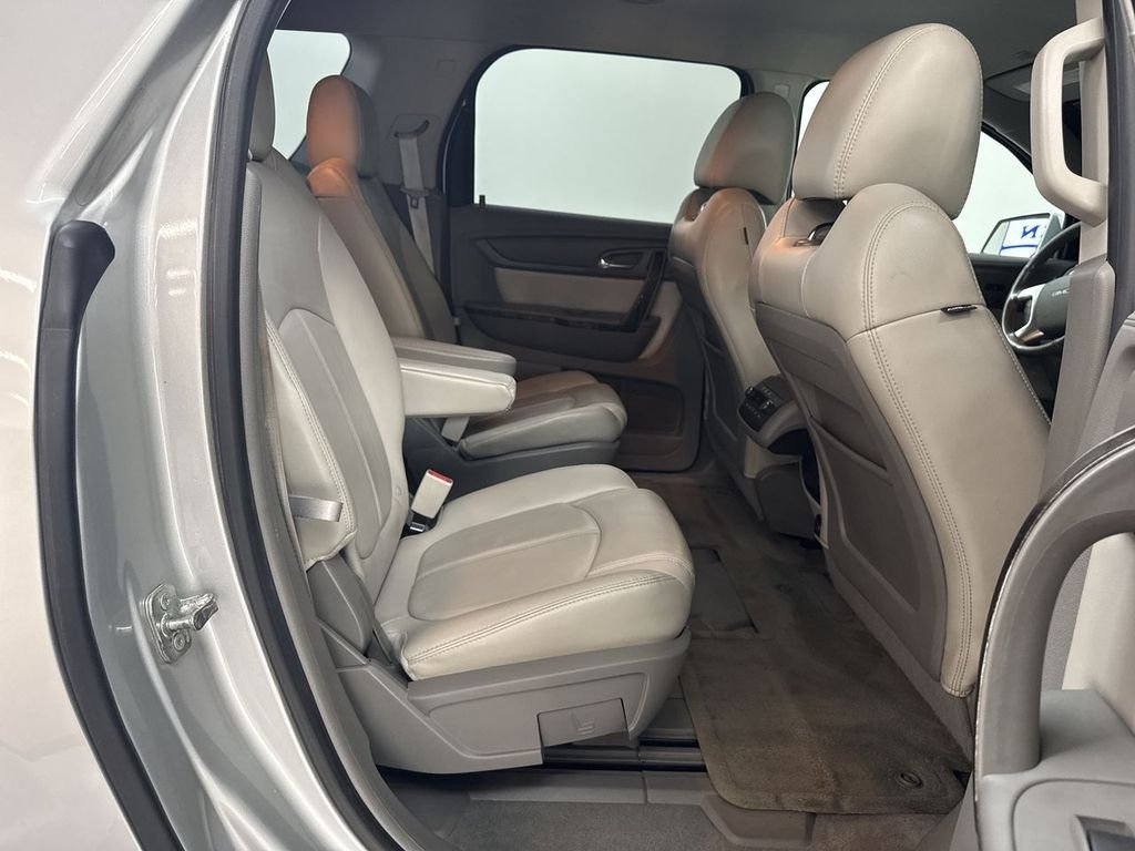 Used 2017 Quicksilver Metallic GMC Limited image 17