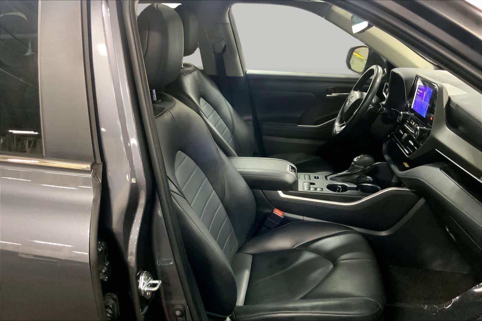 Used 2023 Magnetic Gray Metallic Toyota XLE image 9