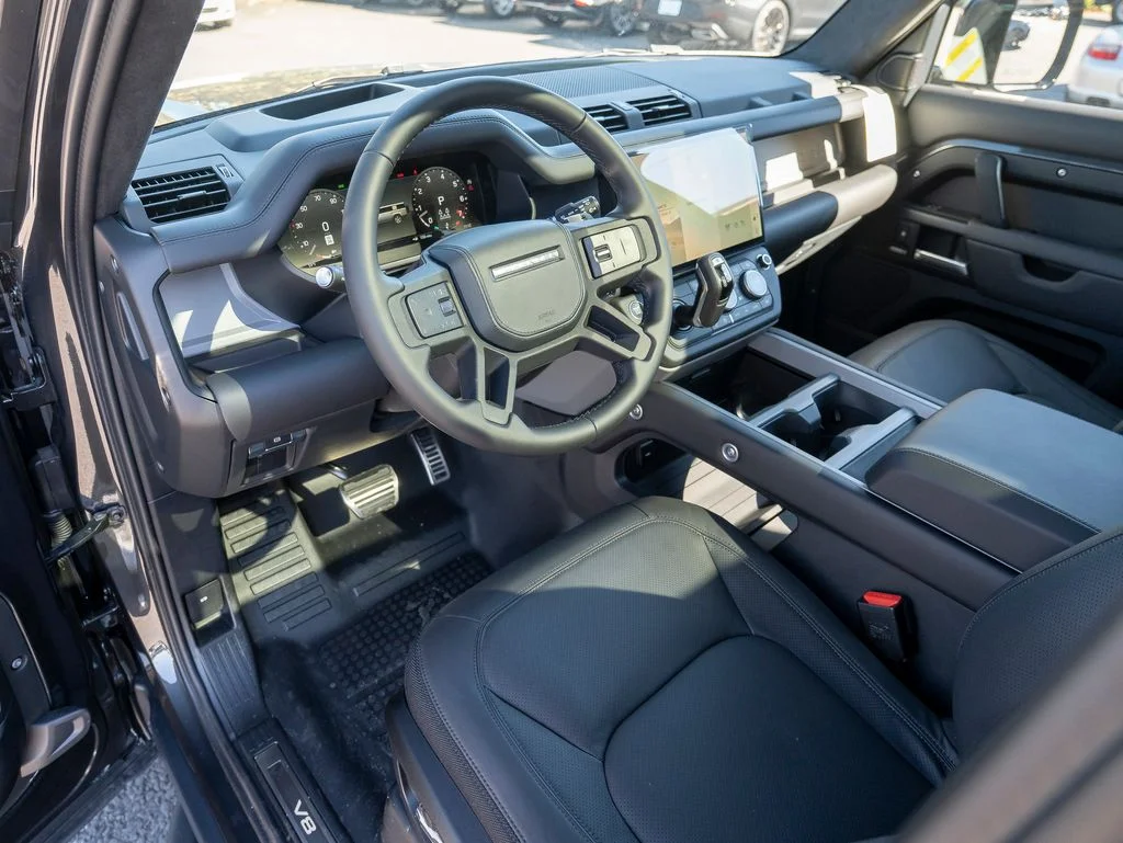 2026 Land Rover Defender V8 - Photo 11