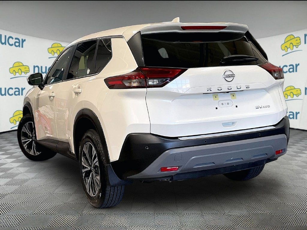 Used 2023 White Nissan SV image 3