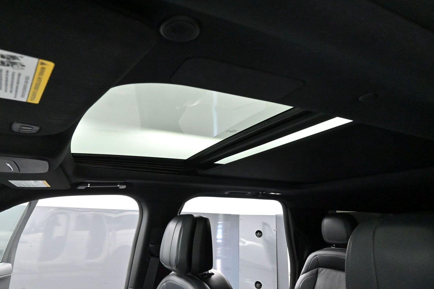 Used 2026 Pristine White Metallic Tri-coat Lincoln Reserve image 31