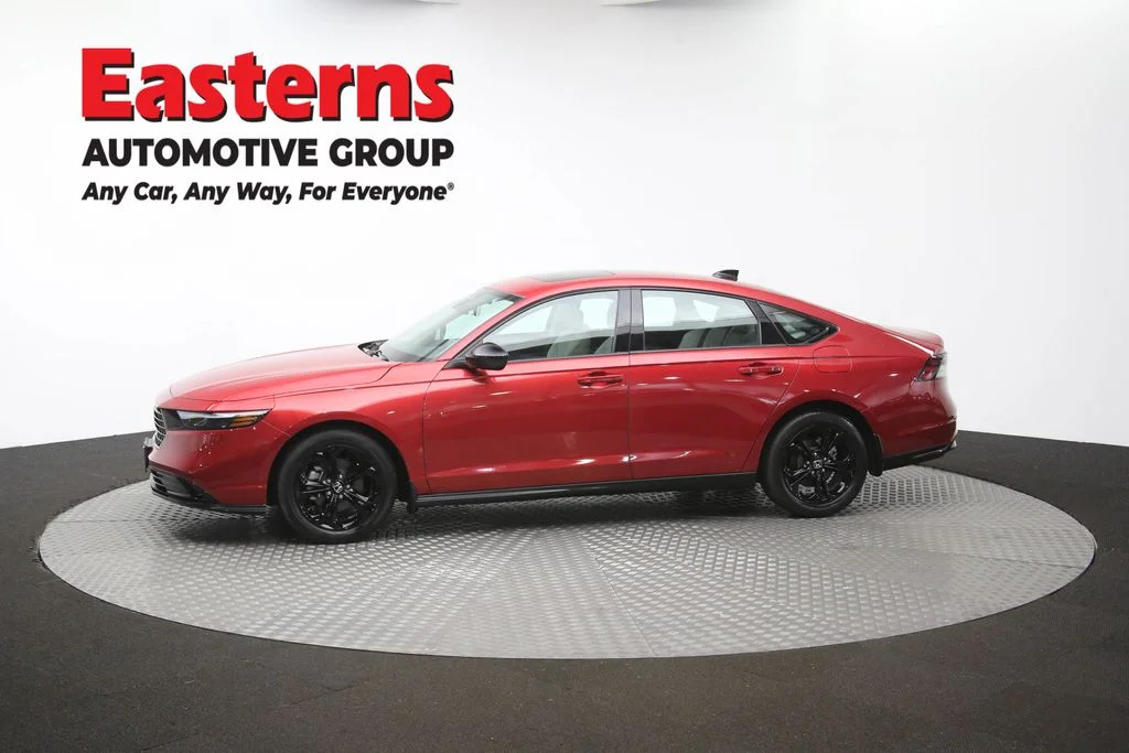 Used 2025 Red Honda SE image 59