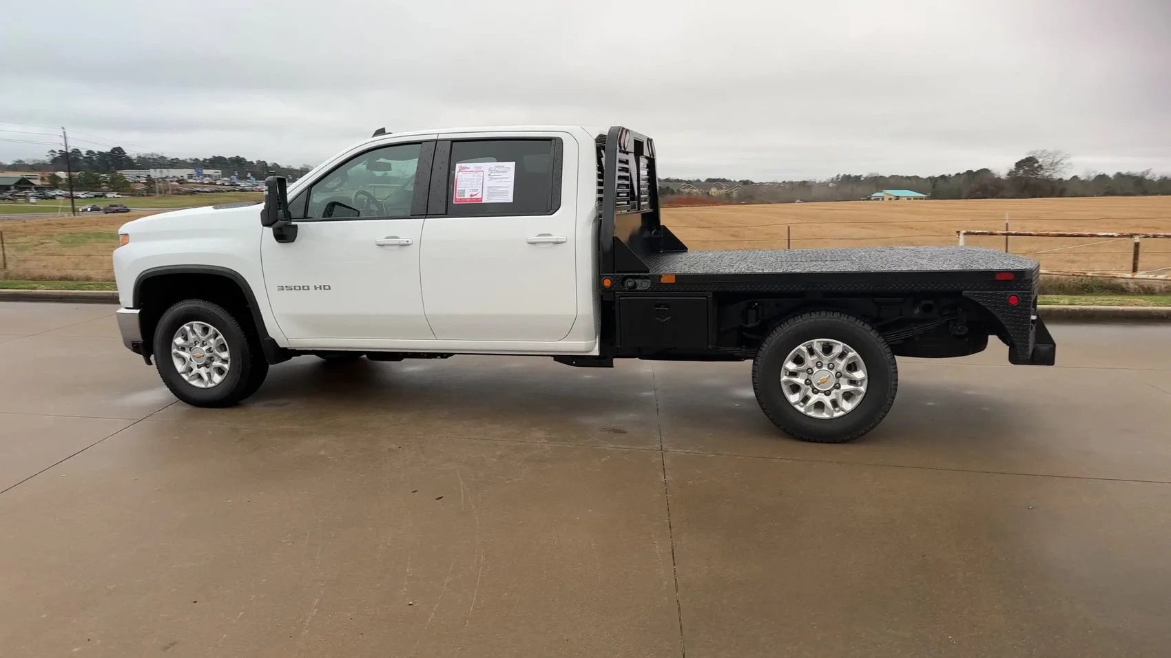 Used 2022 Summit White Chevrolet LT image 5